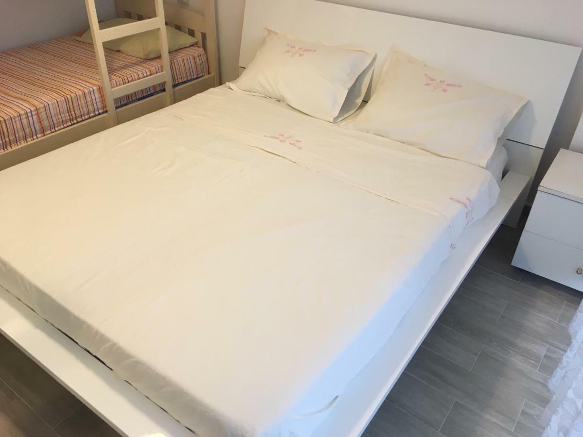 Bruka Apartaments Shëngjin Esterno foto